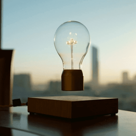 Id&eacute;e cadeau de No&euml;l du Mom Mag 2017 : lampe en l&eacute;vitation