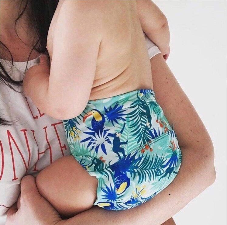 Maillot de bain bébé anti-fuite Hamac porté au bord de l’eau
